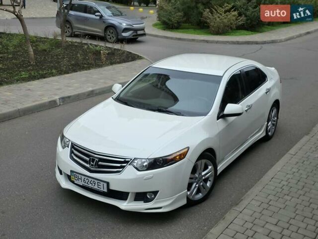 Белый Хонда Аккорд, объемом двигателя 2.4 л и пробегом 119 тыс. км за 10999 $, фото 1 на Automoto.ua
