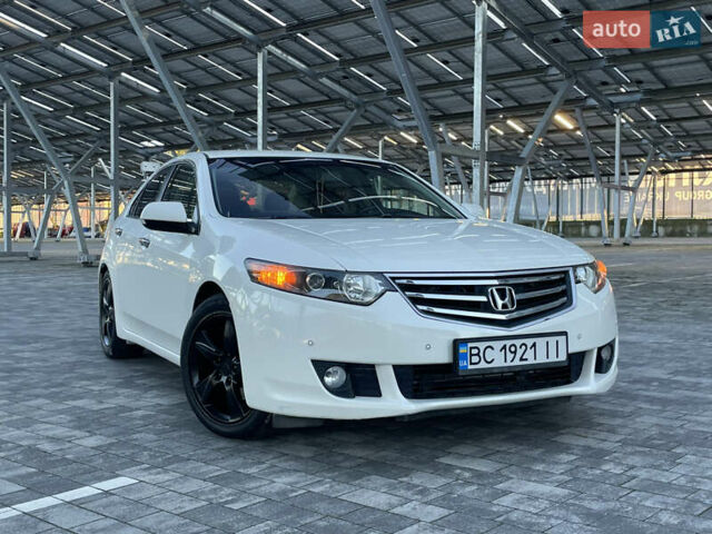 Белый Хонда Аккорд, объемом двигателя 2 л и пробегом 217 тыс. км за 9750 $, фото 1 на Automoto.ua