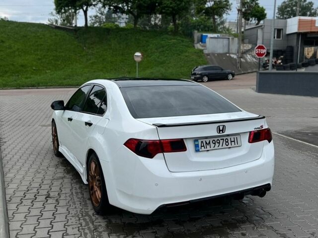 Білий Хонда Аккорд, об'ємом двигуна 2 л та пробігом 290 тис. км за 8500 $, фото 1 на Automoto.ua