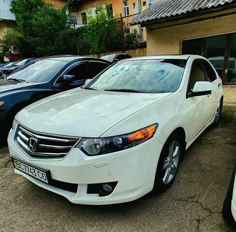 Белый Хонда Аккорд, объемом двигателя 2 л и пробегом 240 тыс. км за 9800 $, фото 1 на Automoto.ua