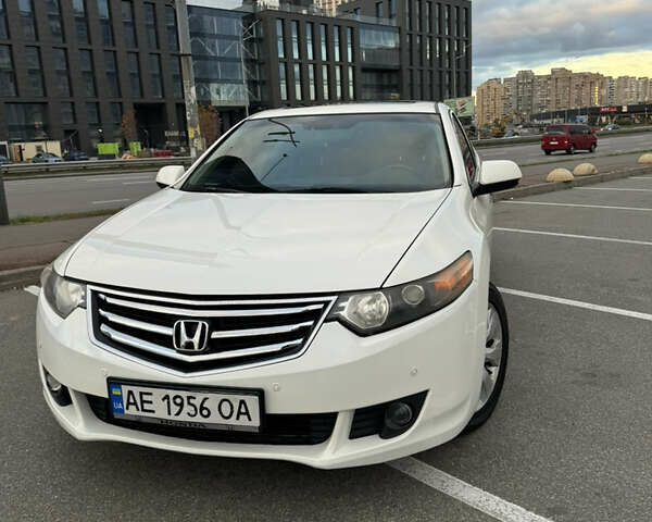 Белый Хонда Аккорд, объемом двигателя 2.35 л и пробегом 285 тыс. км за 8900 $, фото 1 на Automoto.ua