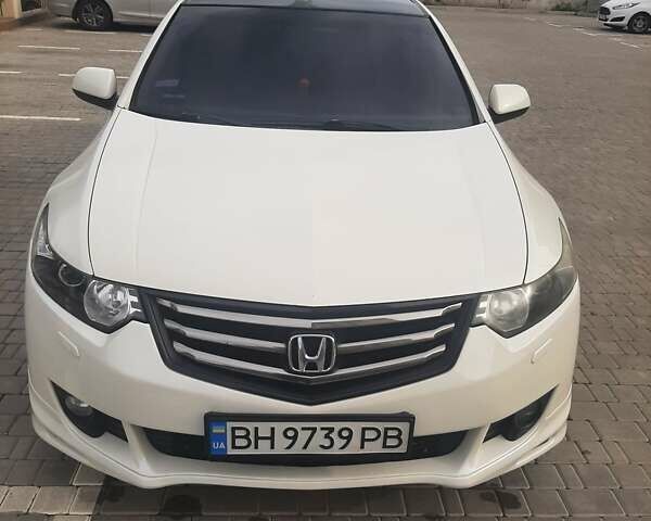 Білий Хонда Аккорд, об'ємом двигуна 2.4 л та пробігом 188 тис. км за 8000 $, фото 1 на Automoto.ua