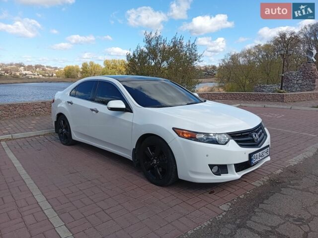 Белый Хонда Аккорд, объемом двигателя 2 л и пробегом 211 тыс. км за 8600 $, фото 1 на Automoto.ua