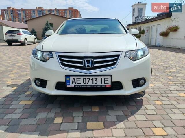 Белый Хонда Аккорд, объемом двигателя 2 л и пробегом 148 тыс. км за 10500 $, фото 1 на Automoto.ua