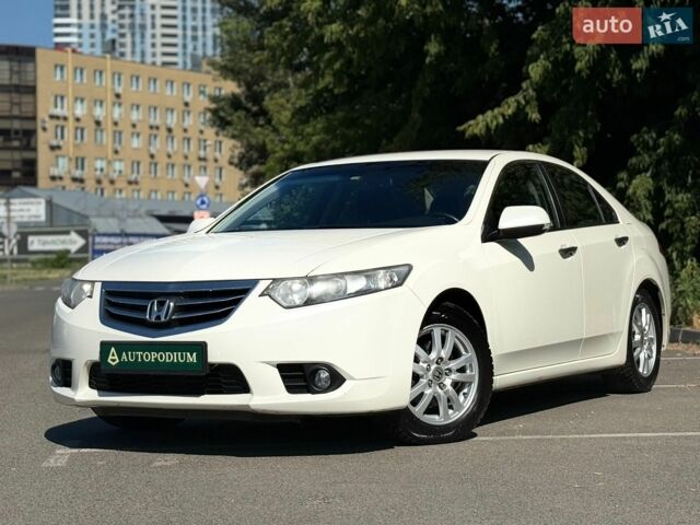 Белый Хонда Аккорд, объемом двигателя 2 л и пробегом 175 тыс. км за 10999 $, фото 1 на Automoto.ua