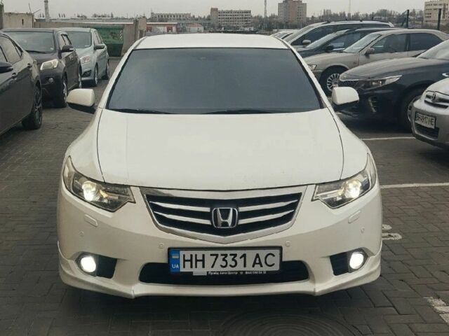 Белый Хонда Аккорд, объемом двигателя 2.4 л и пробегом 210 тыс. км за 9500 $, фото 1 на Automoto.ua