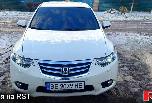 Белый Хонда Аккорд, объемом двигателя 2.4 л и пробегом 1400 тыс. км за 13000 $, фото 1 на Automoto.ua