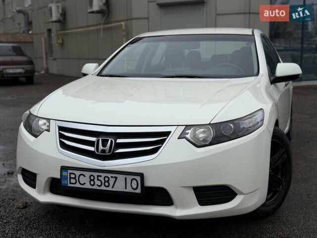 Белый Хонда Аккорд, объемом двигателя 2 л и пробегом 256 тыс. км за 9599 $, фото 1 на Automoto.ua