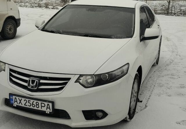 Белый Хонда Аккорд, объемом двигателя 2 л и пробегом 234 тыс. км за 9800 $, фото 1 на Automoto.ua