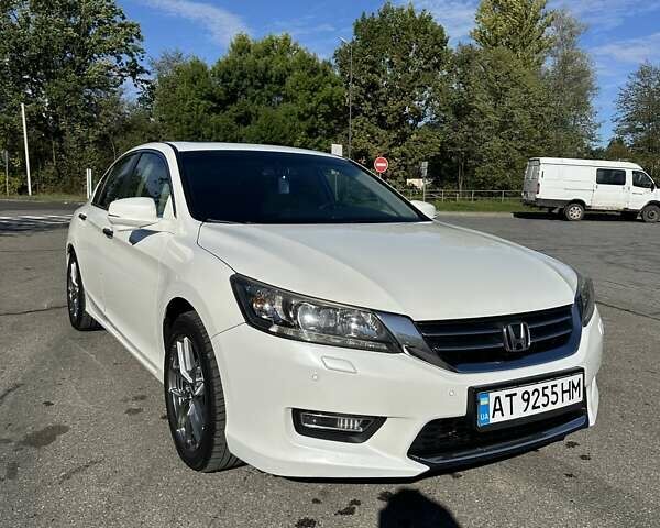 Белый Хонда Аккорд, объемом двигателя 2.4 л и пробегом 177 тыс. км за 14500 $, фото 1 на Automoto.ua