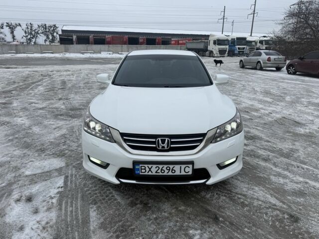 Белый Хонда Аккорд, объемом двигателя 2.4 л и пробегом 186 тыс. км за 12000 $, фото 1 на Automoto.ua