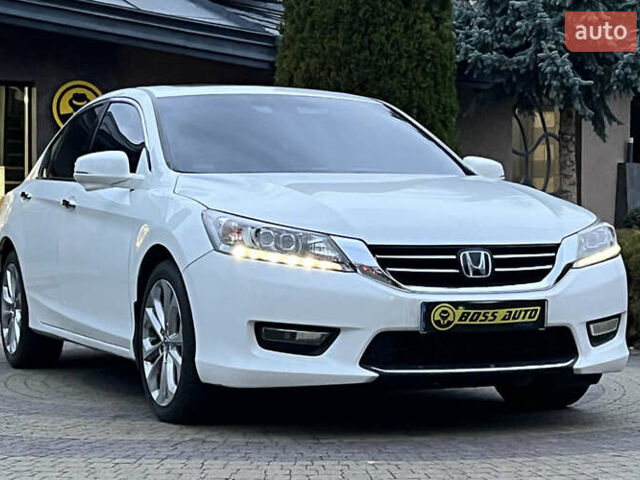 Белый Хонда Аккорд, объемом двигателя 3.47 л и пробегом 140 тыс. км за 12999 $, фото 1 на Automoto.ua