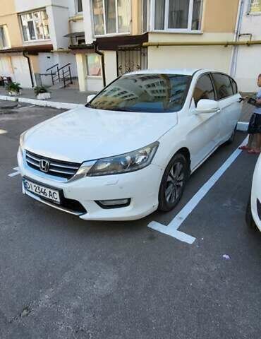 Белый Хонда Аккорд, объемом двигателя 2.36 л и пробегом 226 тыс. км за 10000 $, фото 1 на Automoto.ua