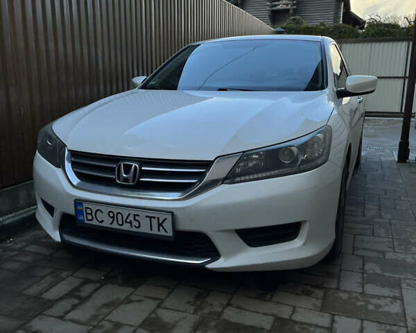 Белый Хонда Аккорд, объемом двигателя 2.4 л и пробегом 280 тыс. км за 11200 $, фото 1 на Automoto.ua