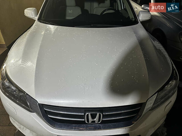 Белый Хонда Аккорд, объемом двигателя 0 л и пробегом 330 тыс. км за 11800 $, фото 1 на Automoto.ua