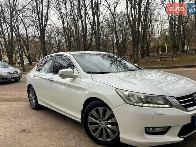 Білий Хонда Аккорд, об'ємом двигуна 2.4 л та пробігом 210 тис. км за 13800 $, фото 1 на Automoto.ua