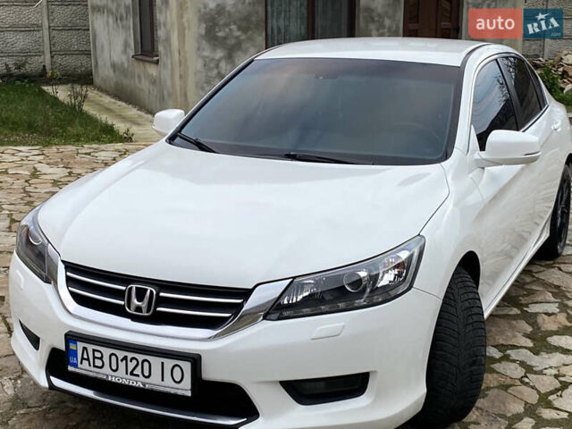 Белый Хонда Аккорд, объемом двигателя 2.36 л и пробегом 210 тыс. км за 13500 $, фото 1 на Automoto.ua