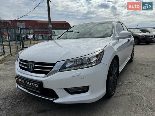 Белый Хонда Аккорд, объемом двигателя 3.5 л и пробегом 229 тыс. км за 16990 $, фото 1 на Automoto.ua