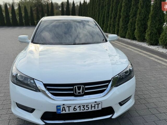 Белый Хонда Аккорд, объемом двигателя 2.4 л и пробегом 239 тыс. км за 11900 $, фото 1 на Automoto.ua