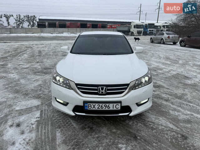 Белый Хонда Аккорд, объемом двигателя 2.4 л и пробегом 186 тыс. км за 12000 $, фото 1 на Automoto.ua