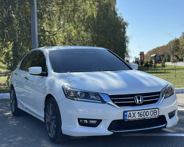 Белый Хонда Аккорд, объемом двигателя 2.35 л и пробегом 150 тыс. км за 12500 $, фото 1 на Automoto.ua