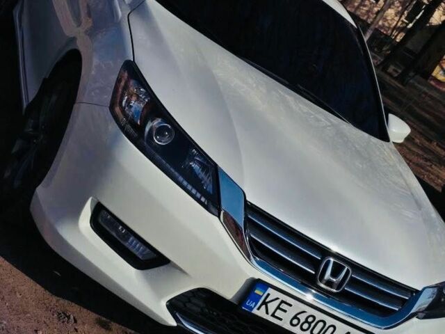 Белый Хонда Аккорд, объемом двигателя 2.4 л и пробегом 203 тыс. км за 11300 $, фото 1 на Automoto.ua