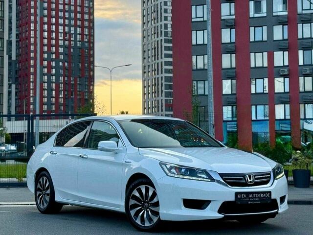 Белый Хонда Аккорд, объемом двигателя 2 л и пробегом 278 тыс. км за 11950 $, фото 1 на Automoto.ua