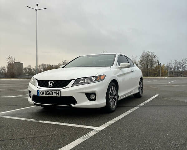 Белый Хонда Аккорд, объемом двигателя 2.36 л и пробегом 180 тыс. км за 13000 $, фото 1 на Automoto.ua