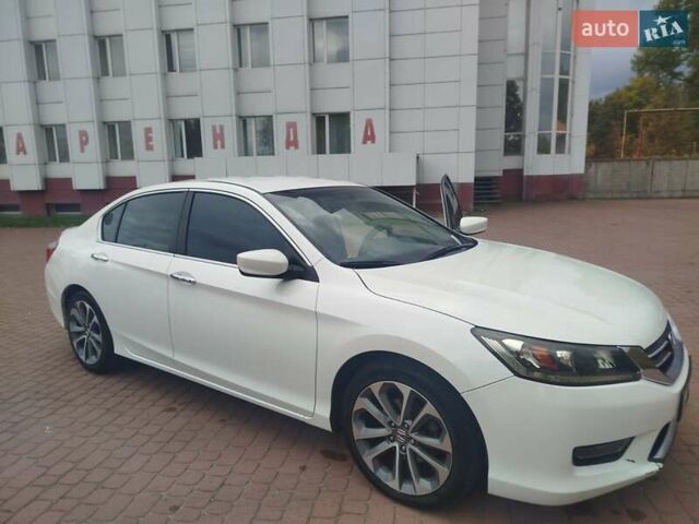 Хонда Аккорд 2015 в Каменское - Днепродзержинск на Automoto.ua Белый Хонда Аккорд, объемом двигателя 2.36 л и пробегом 204 тыс. км за 12500 $, фото 1 на Automoto.ua