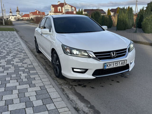 Білий Хонда Аккорд, об'ємом двигуна 2.4 л та пробігом 155 тис. км за 12500 $, фото 1 на Automoto.ua