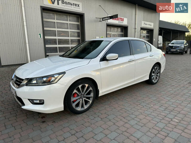 Білий Хонда Аккорд, об'ємом двигуна 2.4 л та пробігом 163 тис. км за 12850 $, фото 1 на Automoto.ua