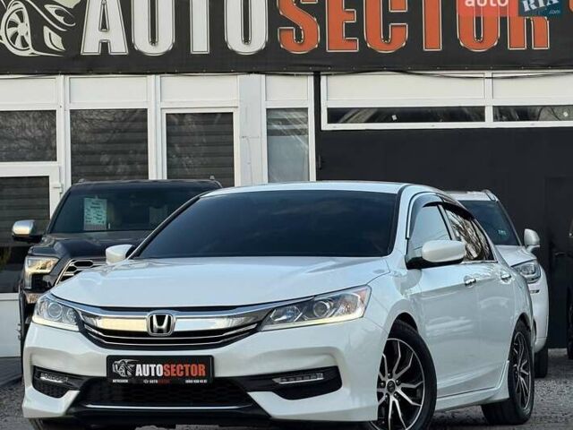 Белый Хонда Аккорд, объемом двигателя 2.36 л и пробегом 10 тыс. км за 15800 $, фото 1 на Automoto.ua