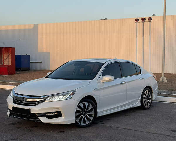 Білий Хонда Аккорд, об'ємом двигуна 1.99 л та пробігом 160 тис. км за 13900 $, фото 1 на Automoto.ua