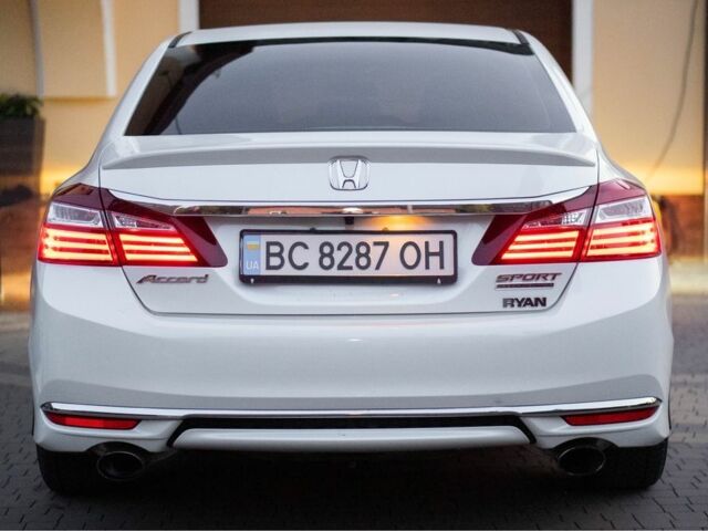 Белый Хонда Аккорд, объемом двигателя 2.4 л и пробегом 200 тыс. км за 13500 $, фото 1 на Automoto.ua