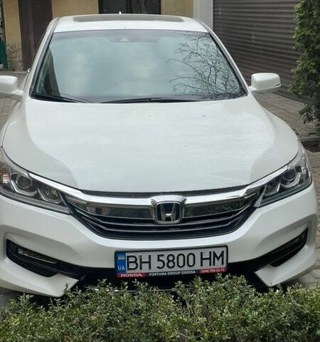 Белый Хонда Аккорд, объемом двигателя 2 л и пробегом 81 тыс. км за 18000 $, фото 1 на Automoto.ua