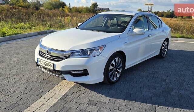 Белый Хонда Аккорд, объемом двигателя 2 л и пробегом 114 тыс. км за 16200 $, фото 1 на Automoto.ua