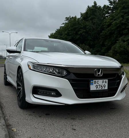 Білий Хонда Аккорд, об'ємом двигуна 1.5 л та пробігом 70 тис. км за 17700 $, фото 1 на Automoto.ua