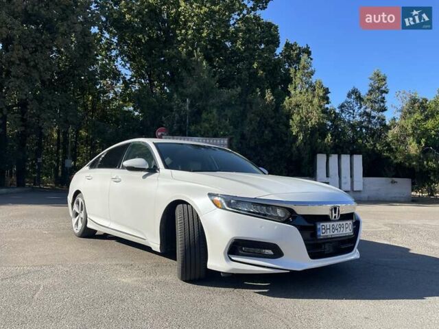 Белый Хонда Аккорд, объемом двигателя 1.5 л и пробегом 75 тыс. км за 22500 $, фото 1 на Automoto.ua