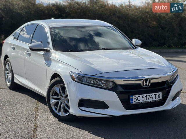 Белый Хонда Аккорд, объемом двигателя 1.5 л и пробегом 79 тыс. км за 15900 $, фото 1 на Automoto.ua