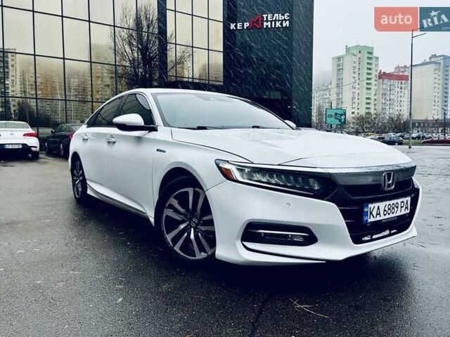 Белый Хонда Аккорд, объемом двигателя 1.99 л и пробегом 121 тыс. км за 24500 $, фото 1 на Automoto.ua