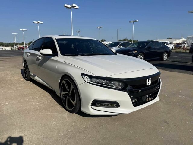 Белый Хонда Аккорд, объемом двигателя 2 л и пробегом 37 тыс. км за 6000 $, фото 1 на Automoto.ua