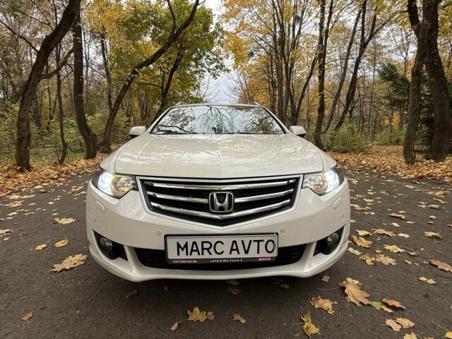 Белый Хонда Аккорд, объемом двигателя 0 л и пробегом 220 тыс. км за 8850 $, фото 1 на Automoto.ua