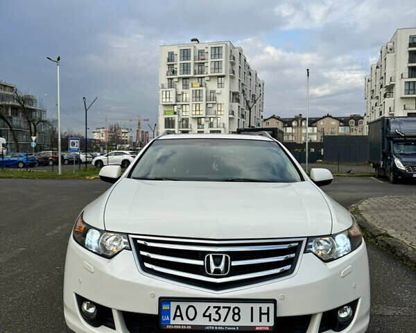 Белый Хонда Аккорд, объемом двигателя 2.35 л и пробегом 224 тыс. км за 9999 $, фото 1 на Automoto.ua