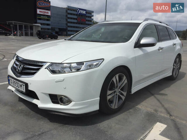 Белый Хонда Аккорд, объемом двигателя 2.35 л и пробегом 239 тыс. км за 13900 $, фото 1 на Automoto.ua