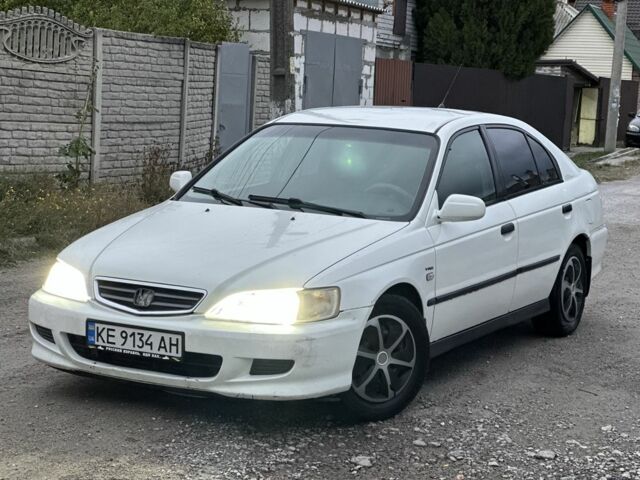 Белый Хонда Аккорд, объемом двигателя 1.9 л и пробегом 350 тыс. км за 999 $, фото 1 на Automoto.ua