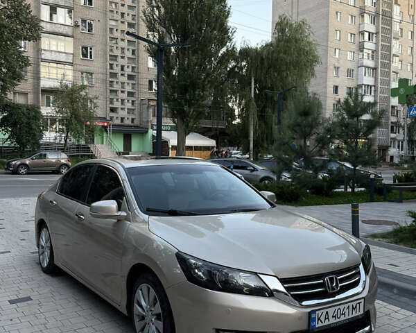 Бежевий Хонда Аккорд, об'ємом двигуна 2.36 л та пробігом 160 тис. км за 11899 $, фото 1 на Automoto.ua