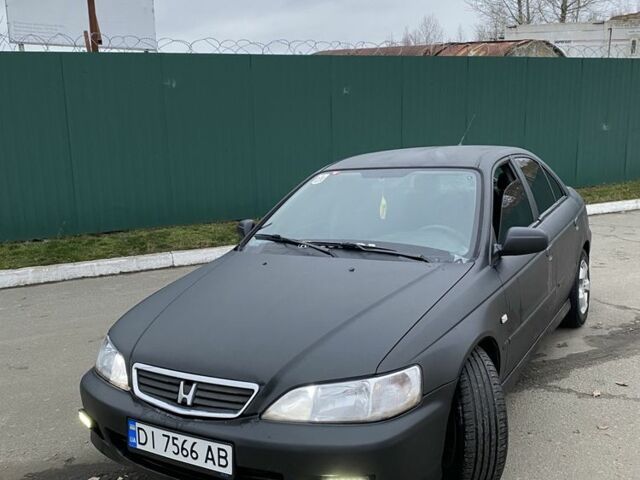 Черный Хонда Аккорд, объемом двигателя 1.9 л и пробегом 300 тыс. км за 2900 $, фото 1 на Automoto.ua