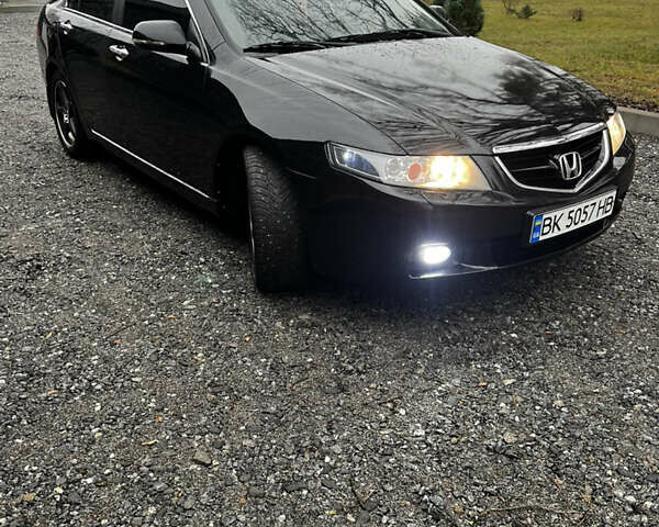Черный Хонда Аккорд, объемом двигателя 2.35 л и пробегом 365 тыс. км за 4850 $, фото 1 на Automoto.ua
