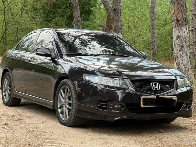 Черный Хонда Аккорд, объемом двигателя 2.4 л и пробегом 252 тыс. км за 5600 $, фото 1 на Automoto.ua