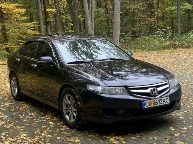 Черный Хонда Аккорд, объемом двигателя 2.4 л и пробегом 200 тыс. км за 6000 $, фото 1 на Automoto.ua